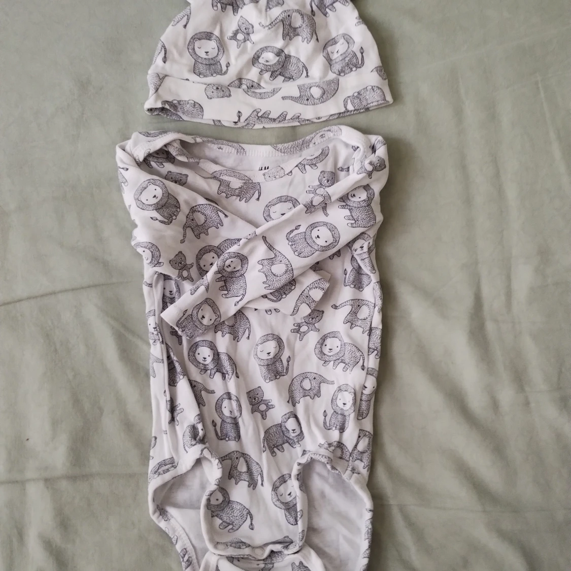 Kläder med mössan bebis  - 91