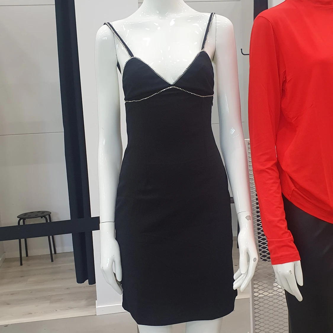 En fin svart klänning för 100kr - 90