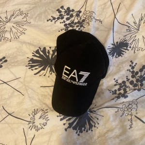 Emporio armani/ ea7 keps - Bra skick  Köpt för 800kr 