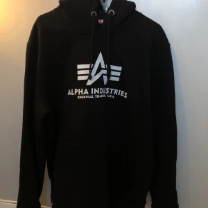 Huvtröja - Knappt använd, fint skick.