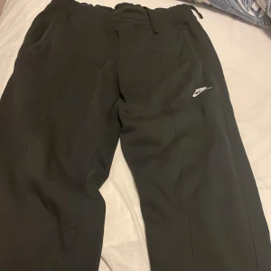Svarta Nike mjukisbyxor  - Ny skick Svarta Nike mjukis byxor  Size L