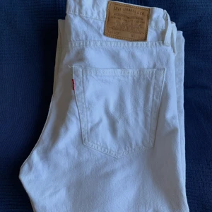 Levis jeans - W32 L32