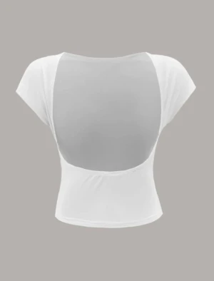 Backless top - Rygglös topp från shein. Använd en gång och den är i nyskick. Funkar fint till det mesta. Sitter figurnära. 🤍🤍
