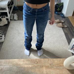 Jeans - Säljer dessa Tiger of Sweden jeans då de är lite långa på mig. Endast använda några gånger köpta för 1300kr. Skriv för fler bilder💕