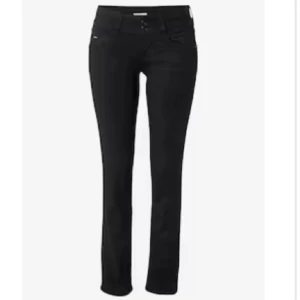Svarta pepe jeans - Svarta pepe jeans i storlek w25 l34. Nyskick och inga defekter! Använd gärna köp nu😀