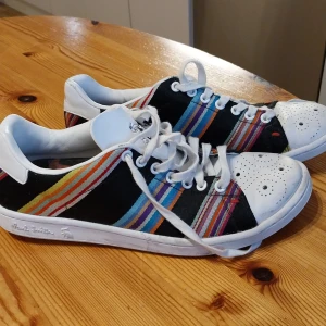 Paul Smith skor - Fina och använda, ett par märken. Se bilder. Storlek 39. Köparen står för frakten. 