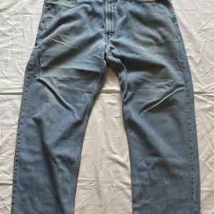 Levi’s 550  - Baggy/ relaxed jeans från Levi’s. Köpta i Napoli, använda fåtal gånger. Fråga för fler bilder. 