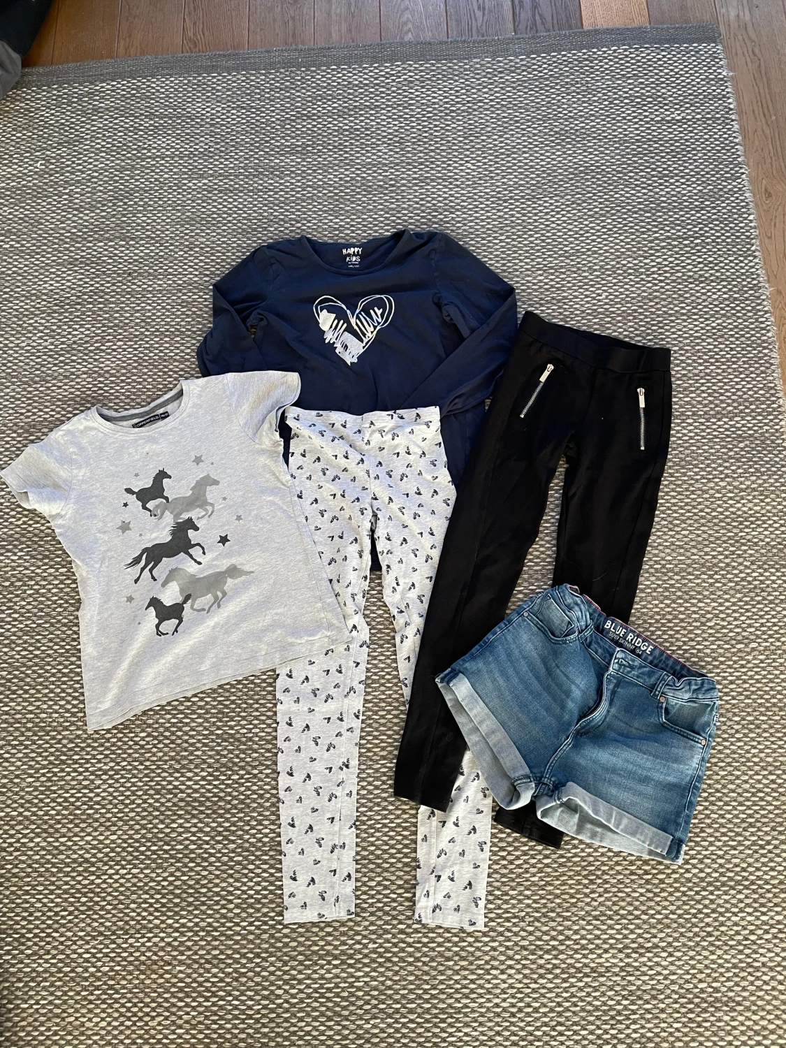 Barnkläder strl 146-164