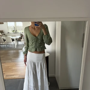 Snygg sommartopp💚 - Säljer min gröna sommartopp från H&M i nyskick💚