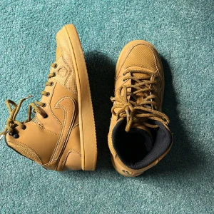 Nike skor - Snygga Nike skor som är i super bra skick.