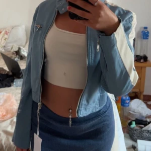 Skinnjacka - Oanvänd skinnjacka med prislappen kvar, köptes i Spanien men inte kommit till användning. Nypris 599kr