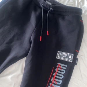 Hoodrich  - Sköna byxor, har använt dom några gånger... i storlek S