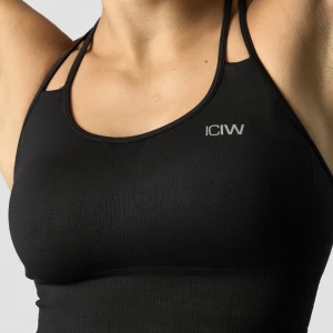 ICIW Sport Bh  - Sport bh från ICANIWILL🖤Utagbara inlägg. Sparsamt använd. Säljes då jag har dubbletter. Nypris: 399. (bilder från hemsidan) 