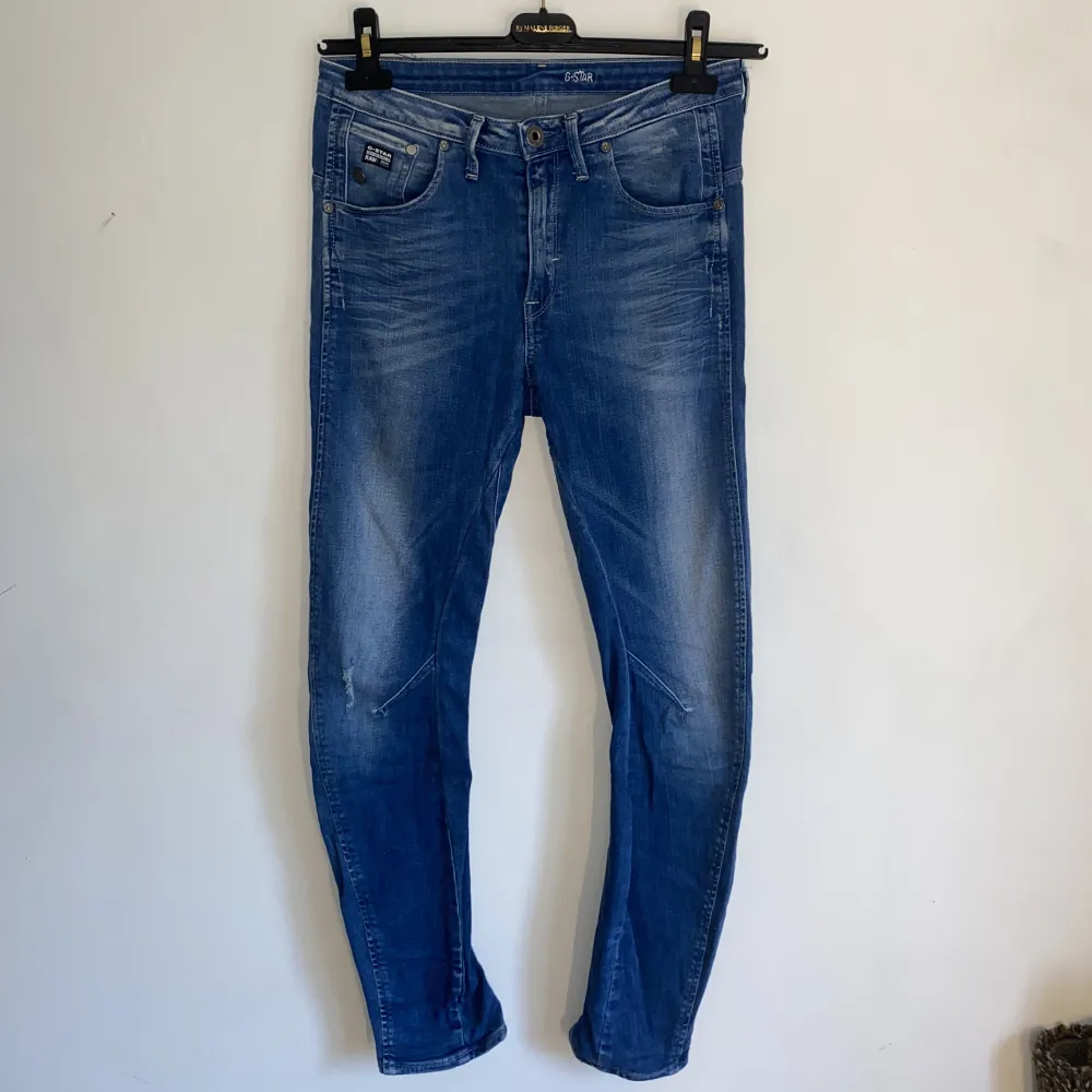 G-star jeans i storlek 25/32 (waist/length). I väldigt fint skick, så gott som nya. Tyvärr kan jag inte ha dem längre.. Jeans & Byxor.
