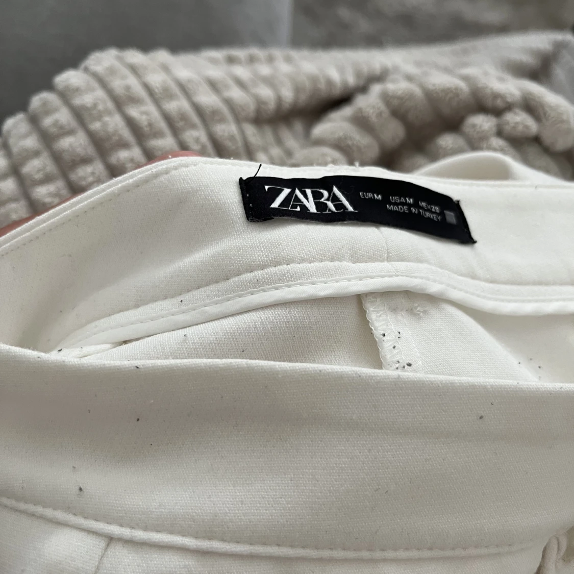 Vita kostymbyxor  - 91