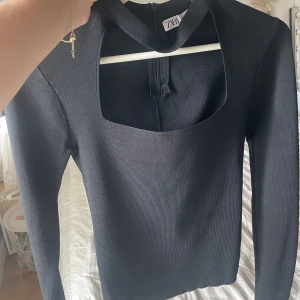 ZARA topp - Säljer denna snygga topp från Zara, då den inte kommer till användning💕