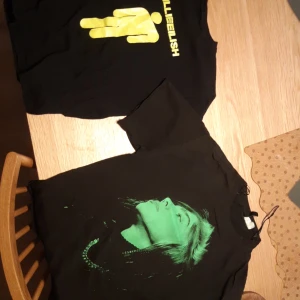 Billie eilish tshirts - båda storlek smal 120kr styck Kan diskutera priset