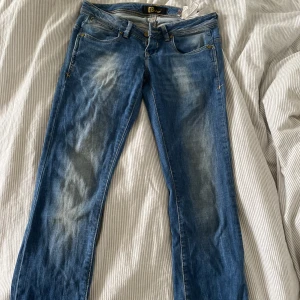 Ltb jeans  - Jätte fina Ltb jeans som jag aldrig använder, jeansen är straight 