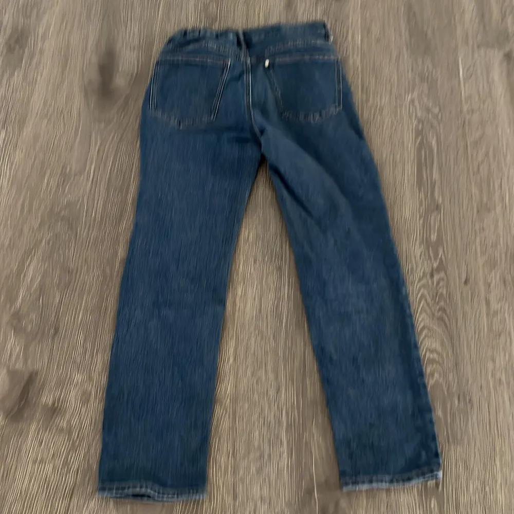 Slim fit jeans från hm. Jättebra skick. Nästan helt nya.. Jeans & Byxor.
