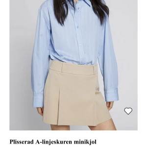 Minikjol - Säljer denna kjol från otherstories som jag aldrig använt. 