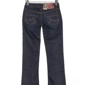 LTB bootcut jeans - Hej jag säljer dessa nya LTB jeansen då de inte passade mig. De är lågmidjade bootcut i storlek 25/32.💕Ifall ni har några frågor är det bara och fråga💕