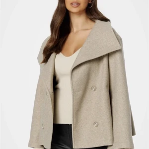 Höstkappa - Så fin höstkappa, säljer då den inte kommer till användning 💕 köpt för 900