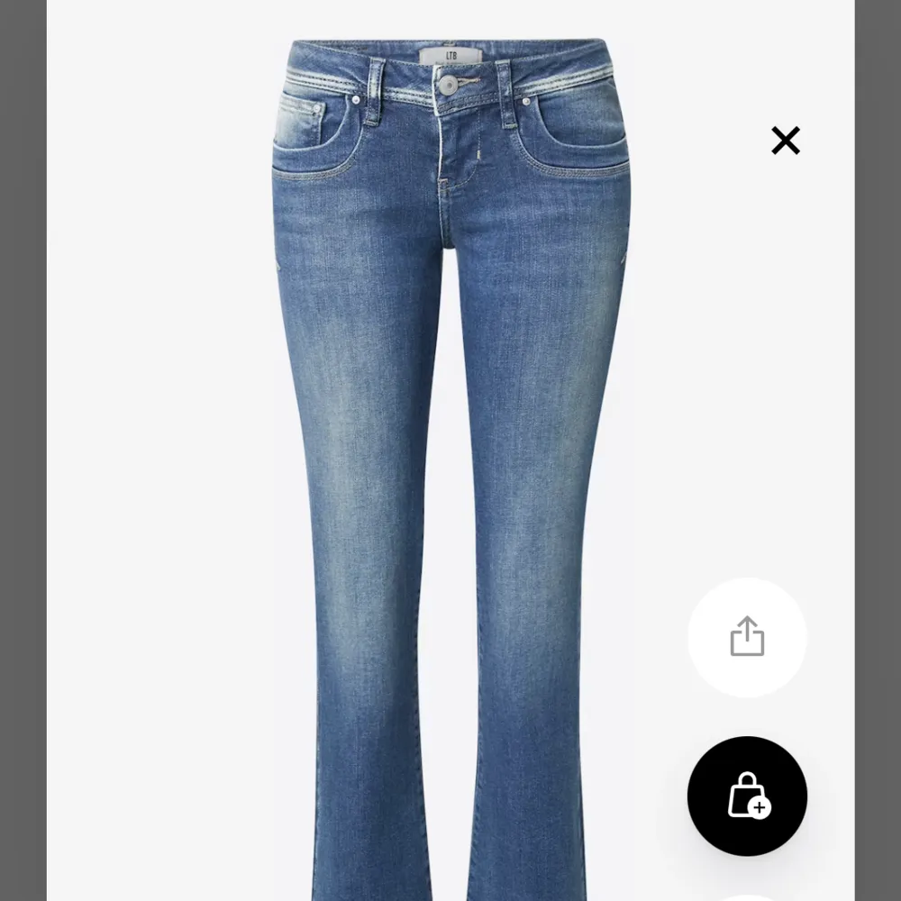 Säljer mina blåa lågmidjade Ltb jeans då de inte kommer till användning, de är i ganska bra skick, skriv gärna vid frågor💗. Jeans & Byxor.