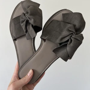 Sandaler - Gulliga sandaler som passar perfekt till sommaren. Strl 37