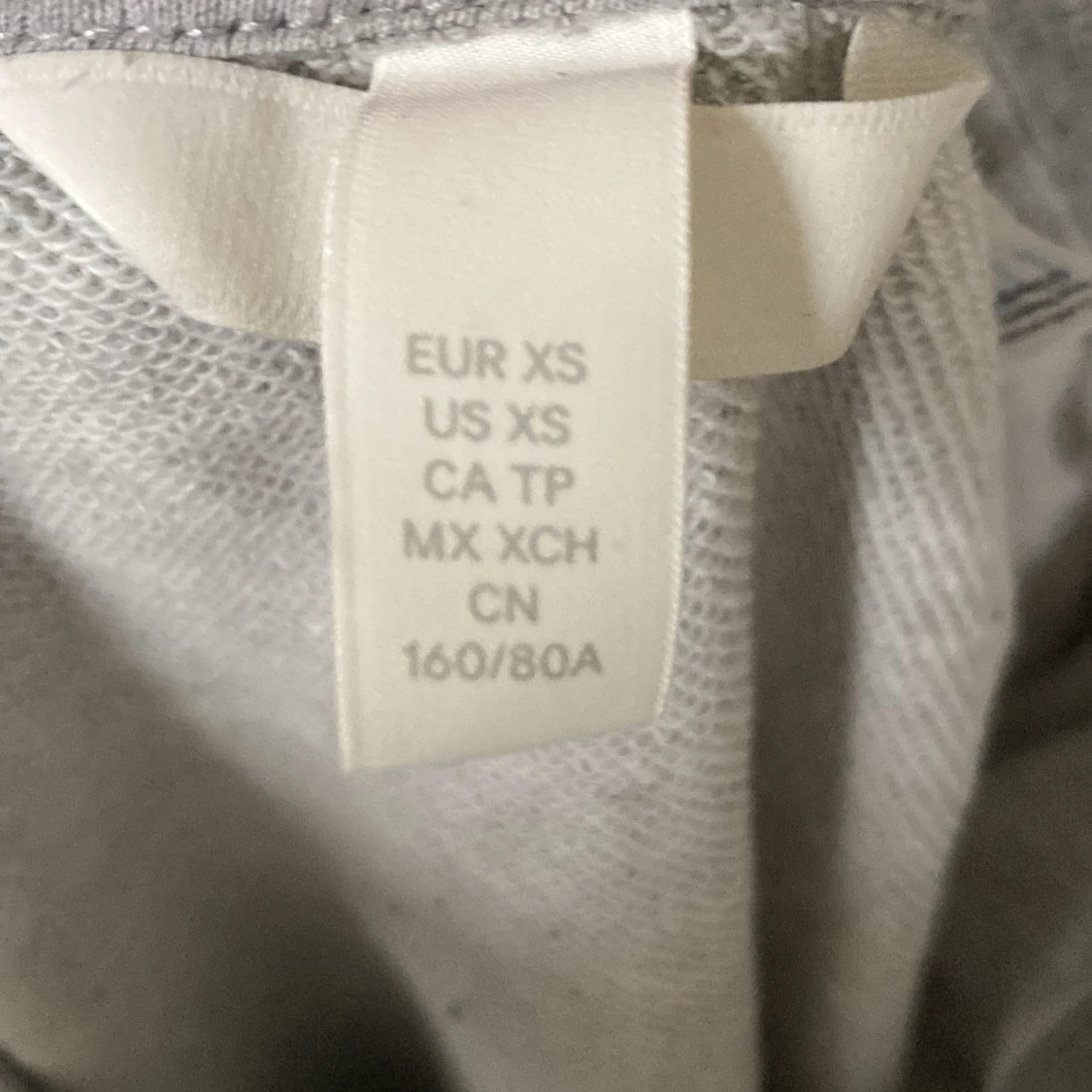 Tröja med text på. - 90