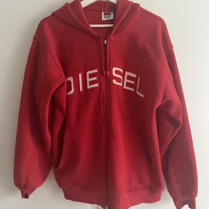 Tröja  - Älskar den här tröjan, jättemysig!