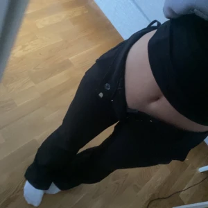 Kostymbyxor  - Jag säljer dessa kostymbyxor ifrån bikbok