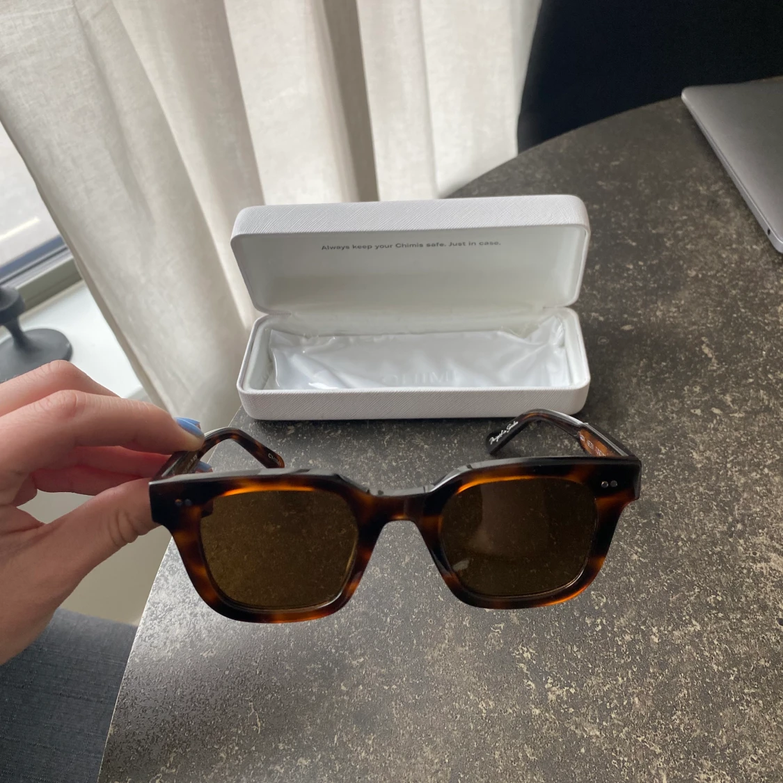 Chimi solglasögon  #004 TORTOISE - 90