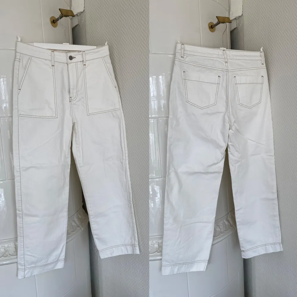 Jeans med kontrastsömmar från Gina Tricot, endast använda en gång i storlek 38!. Jeans & Byxor.