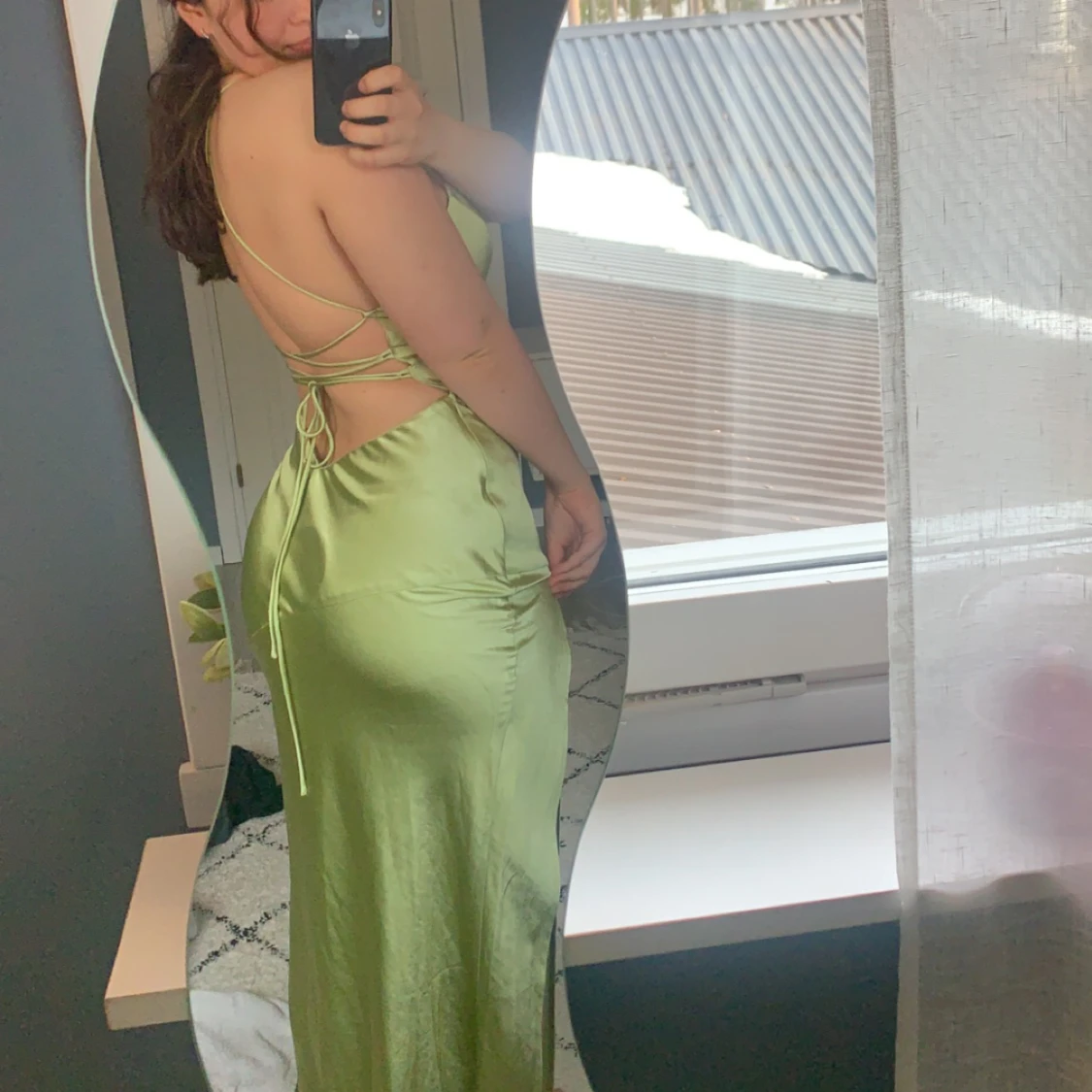 Ljusgrön satin balklänning  - 90