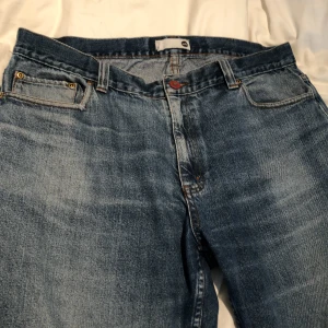 Units baggy jeans - Otroligt snygga vintage baggy jeans, storlek är 40 som är ganska stort men om du gillar baggy så är dessa bra.