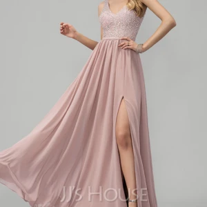 Balklänning  - En helt oanvänd fin balklänning från JJhouse i smutsrosa. Säljer denna på grund av att hittade en annan. Och kan inte returneras. Köpte för 900kr.