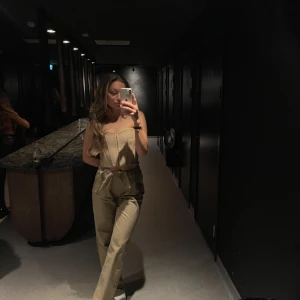 Super fin corsett - Super söt corsett. Storlek s&m  Brun/beige färg  