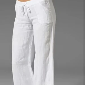 Linnebyxor - Jätte fina linnebyxor lite skrynkliga på bilden men man kan stryka dom kommer inte till användning för dome lite stora och fått nya men nytt skick