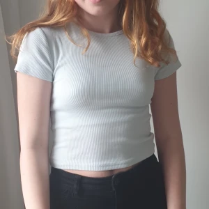 SUPER fin tröja - Från kapphal, nästan aldrig använd pga att den sitter lite tight. Hör av er vid intresse❤❤ Köparen står för frakt. 