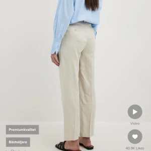 Linnebyxor - Jättefina linnebyxor som är kostymbyx likanande från Nakd som tyvärr är för korta för mig som är 168 cm(de går till anklarna på mig). Endast använda ett fåtal gånger. Nypris 549 kr. 