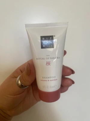 rituals -  Shampoo 💖 30 kr Cooling Shower 🤍 30 kr Ice Shower gel 🖤 30 kr 