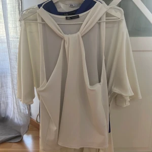 Finns toppar  - Säljer dessa skit snygga toppar ifrån zara eftersom de inte kommer till användning längre skriv för bilder på 