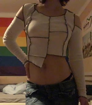 Topp from c.u.m clubwear - Säljs eftersom den inte kommer till användning, minns inte nypris men låg runt 300-400 tror jag