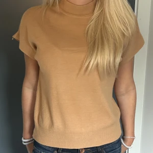 Tröja - Gullig tröja som tyvärr ej kommer till användning längre 💖