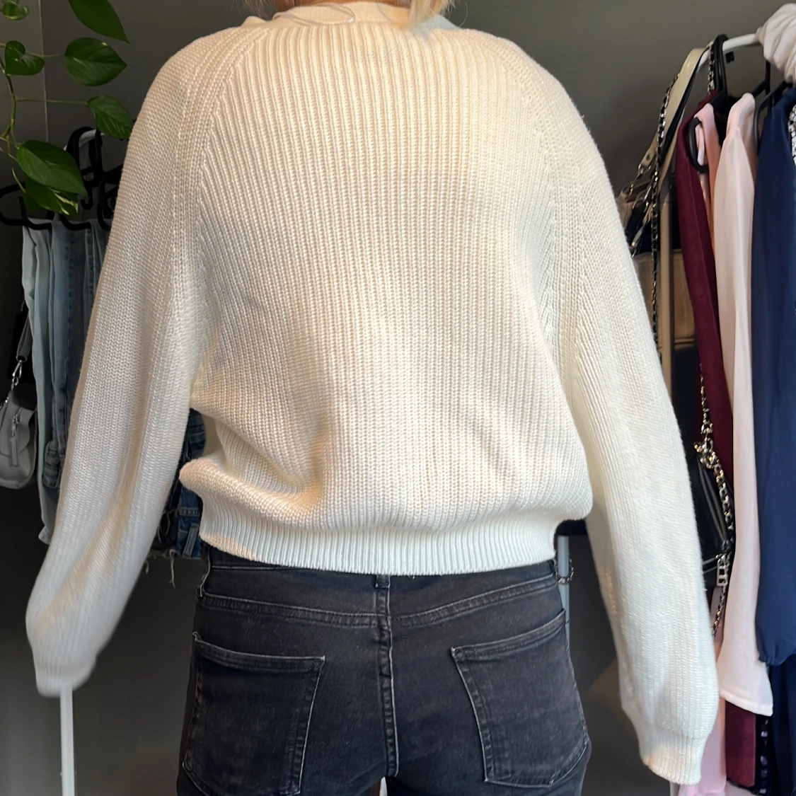 Vit stickad kofta - 91