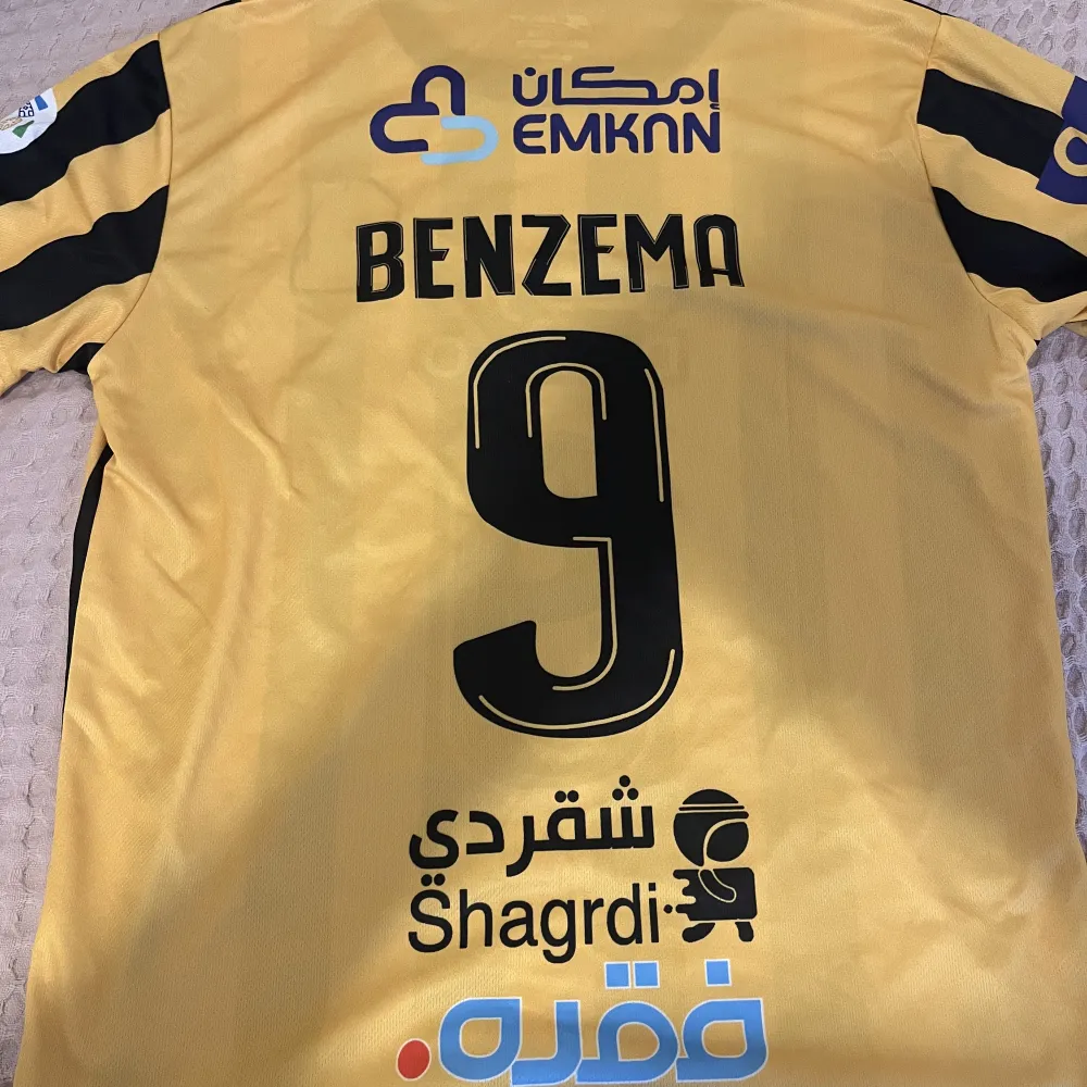 Benzema, nummer 9 helt ny Al ittihad. T-shirts.