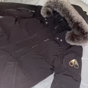 Moose jacka med grå päls -  sällsyn jacka okej skick storlek L men passar även M