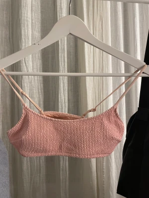 Bikini - Bikini överdel, andvänd fåtal gånger  men i väldigt bra skick