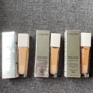 Lancôme foundation  - Lancôme foundation glow, spf 25, nya och aldrig använda, 30 ml. 1 för 290. 3 olika färger. Ljus hudton, Mellan hudton, Mörk hudton. 
