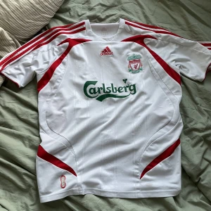 Liverpool bortatröja 2007/08 - Liverpools bortatröja under säsongen 2007/08 Skick: 9/10